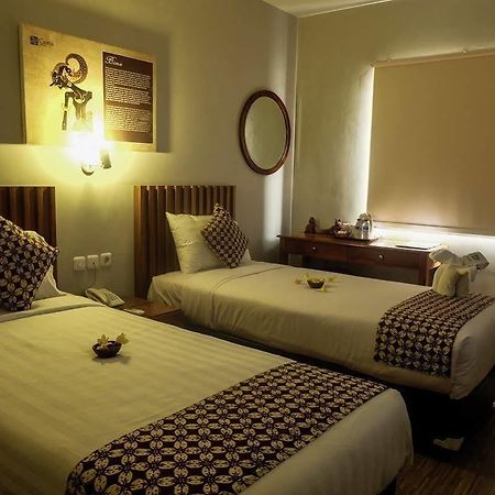 Cantya Hotel Yogyakarta Exterior photo