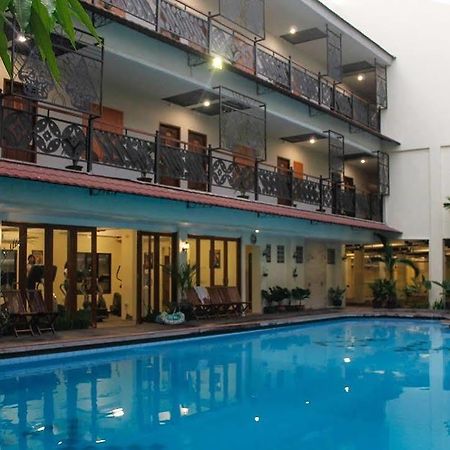 Cantya Hotel Yogyakarta Exterior photo