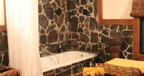 Cantya Hotel Yogyakarta Exterior photo