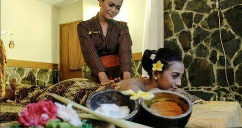 Cantya Hotel Yogyakarta Exterior photo