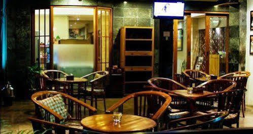 Cantya Hotel Yogyakarta Exterior photo